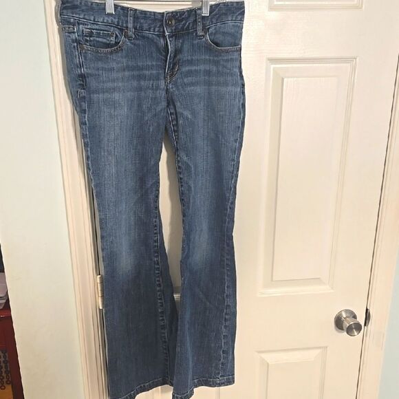 Blue Flare Wide Leg Jeans with Subtle Fading and Contrast Stitching - Picture 1 of 6
